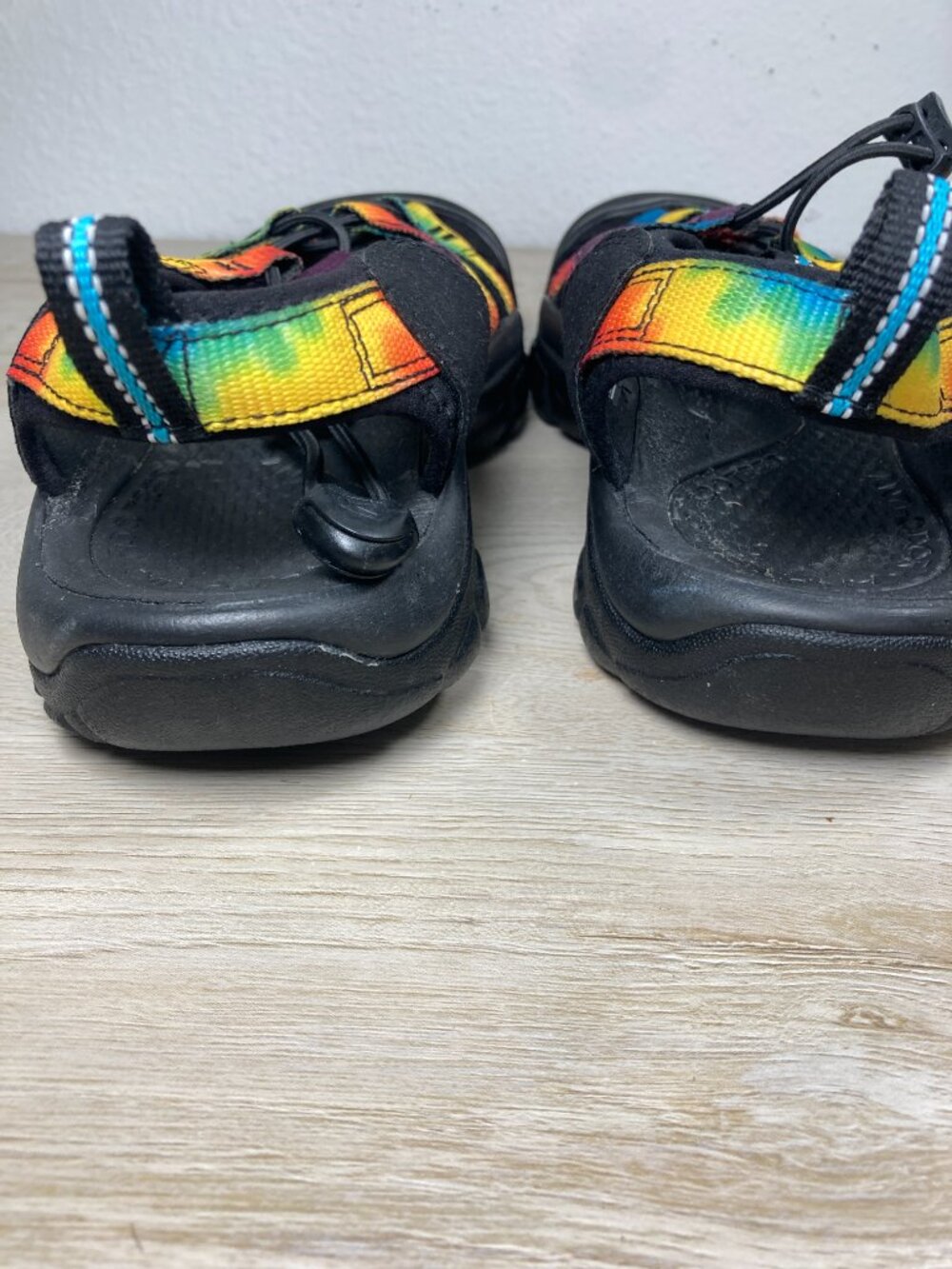 KEEN Newport Tie-Dye Sport Sandals – Rainbow Water Hiking Shoes – Women's 8.5 - Picture 6 of 9